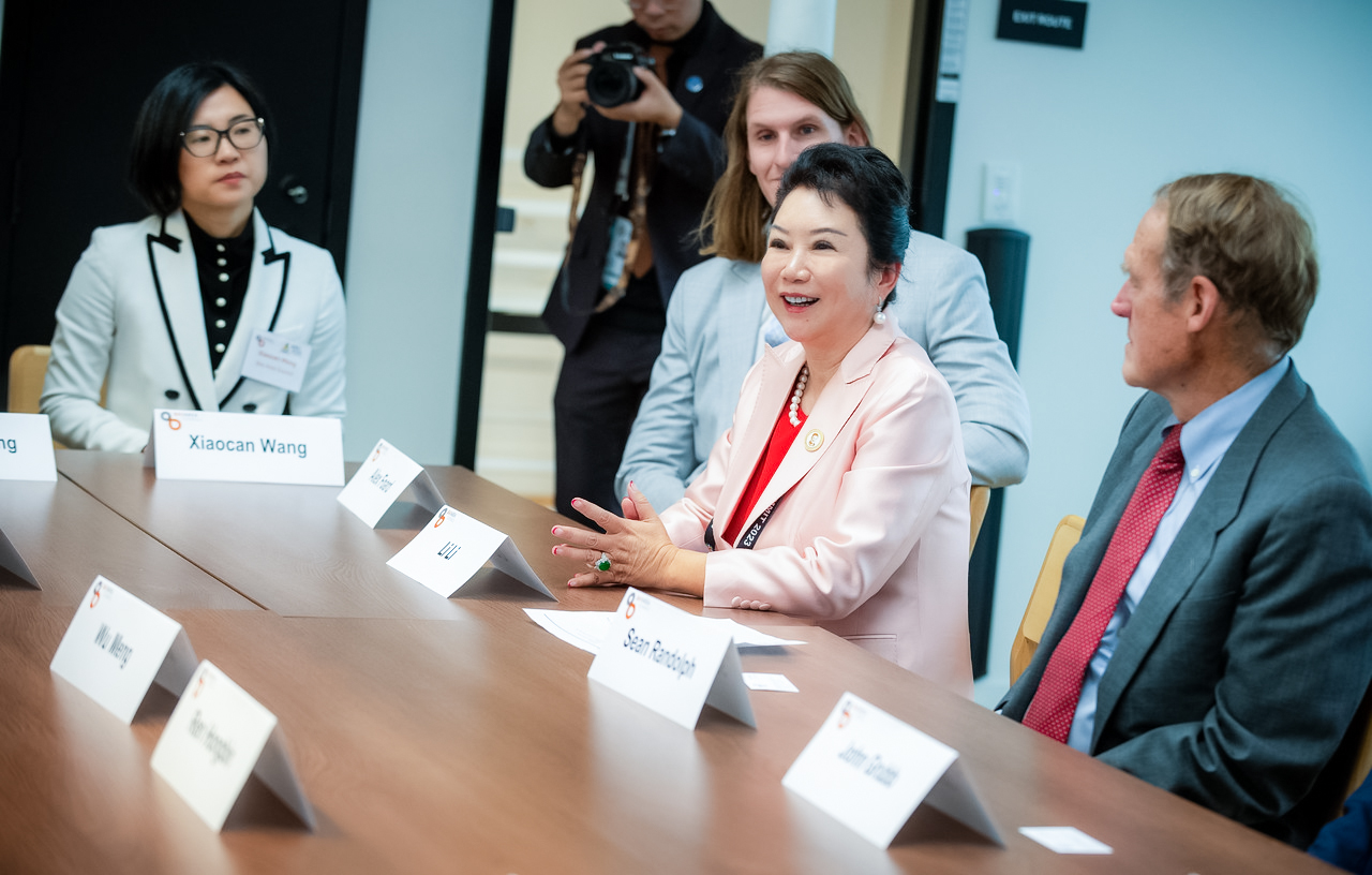 CC网投集团董事局李俐参与贸促会活动